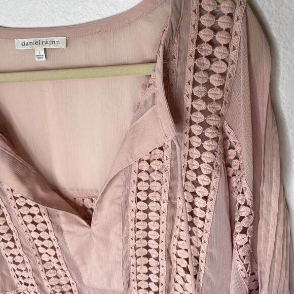 Daniel Rainn Women's Pink Blouse size small - Picture 3 of 5